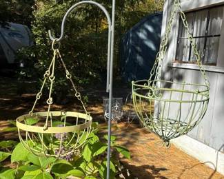 277 pairofmetalhangingbasketplanters