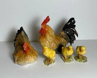 018 porcelainroosterhenandchicksfigurin