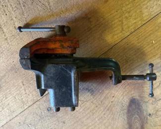 046 vingagestanleyclampontablevise