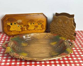 099 woodenowlplaqueowlnapkinholderembo