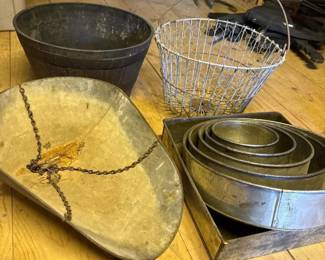 054 assortedvintageutilityitems