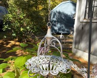 270 ornatehangingmetalplanter