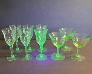 165 vintageuraniumglassstemsandcoupesi