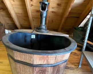 029 woodenbarrelgardenfountainwithcast