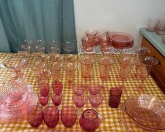 067 assortedpinkdepressionglassware