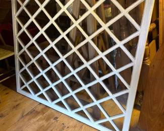 049 largelatticepaintedwoodwindowpanel