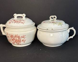 153 twovintagecoveredchamberpots