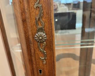 curio latch