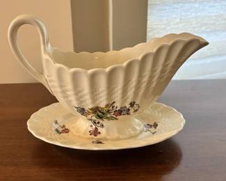 WL gravy boat