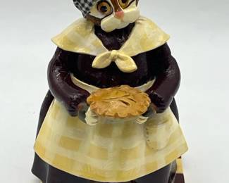 Sweet as Pie Cat Figurine from the Enesco Kittin Littles