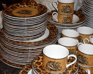 Vintage Victoria & Beale "Wild Kindom" 78 pieces