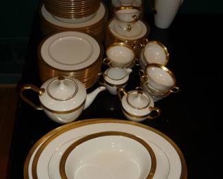 Lenox "Lowell" 92 pieces