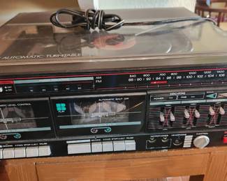 Magnavox stereo system