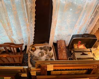 Antiques, typewriter