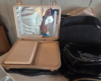Beautifect Box portable lighted vanity case 