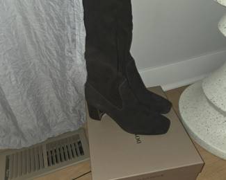 Donald Pliner boots 