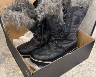 Sorel womens waterproof winter boots 