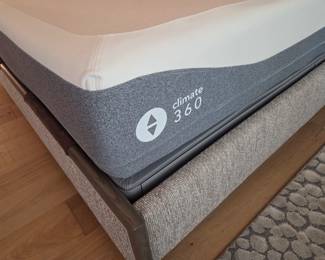 Sleep Number Climate 360 Smart Bed King size mattress w/ Adj Base 