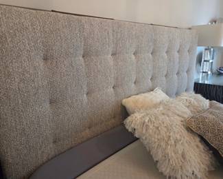 Vanguard “Tom Filicia” collection KING Bed headboard/footboard set