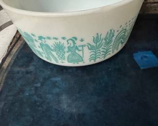 Vintage Pyrex Amish Butterprint Cinderella Mixing Bowl 