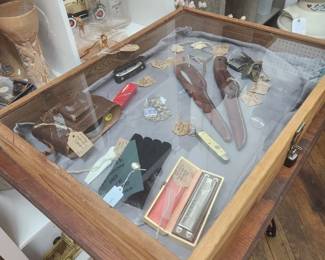 Vintage camera, knives, rools Joyce dice