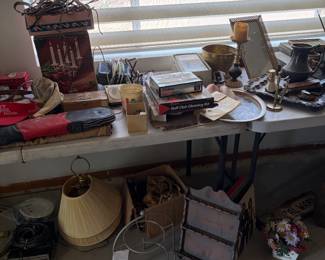 Accessories And Small Decorative Finds