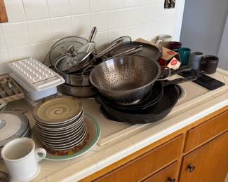Cookware And Colander