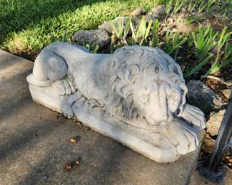 Pair of Concrete lions
