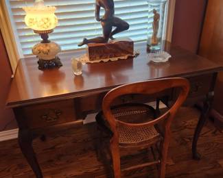 Desk/chair