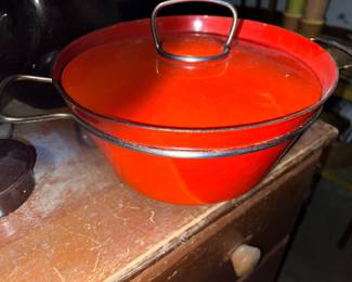 MCM Red/orange enamel pot by Nanna Ditzel for Rafa Enamel in Denmark