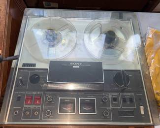 Vintage Sony TC-366 solid state reel-to-reel tape recorder