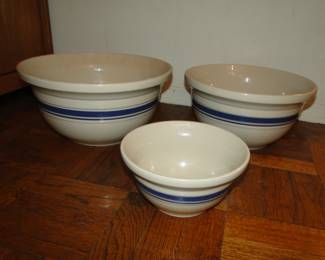 Vintage mixing bowls