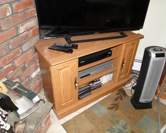 Vintage electronics, TV, TV stand