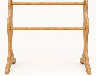 Wooden quilt rack ◆ Freestanding display stand with a light natural finish.
