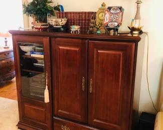 Entertainment Hutch