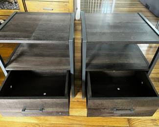 Vecelo Nightstand Set