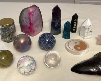 CCM029 Geode, Polished Stones & Replica Megalodon Shark Tooth 