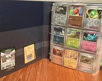 CCM020 Binder Full Of Over 700 Pokémon Trading Cards (C)