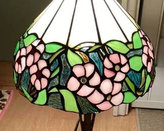 CCM133 Tiffany Style Cherry Blossom Stained Glass Table Lamp New