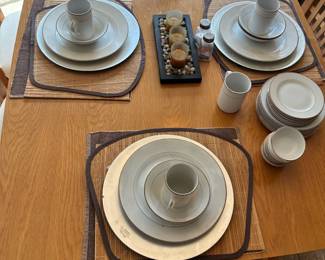 Dining Table Place Settings