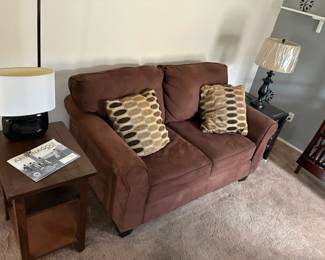 Loveseat And Lamps Detail