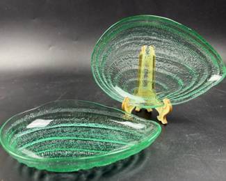 Polish art glass clam shell dishes