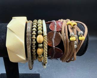 Bracelet lot: bone(?)