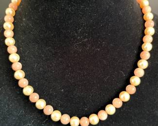 Light pink pearl and pink quartz necklace