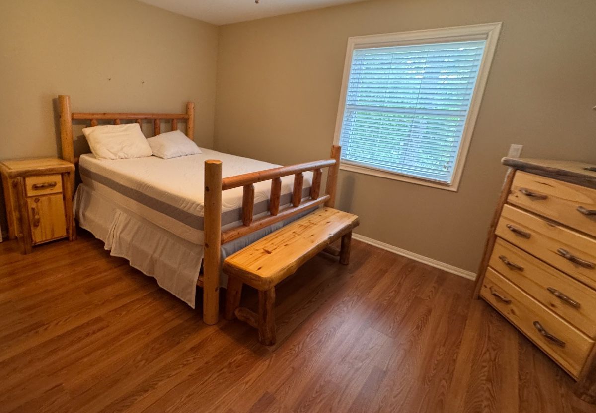 Queen log bedroom set 1,500