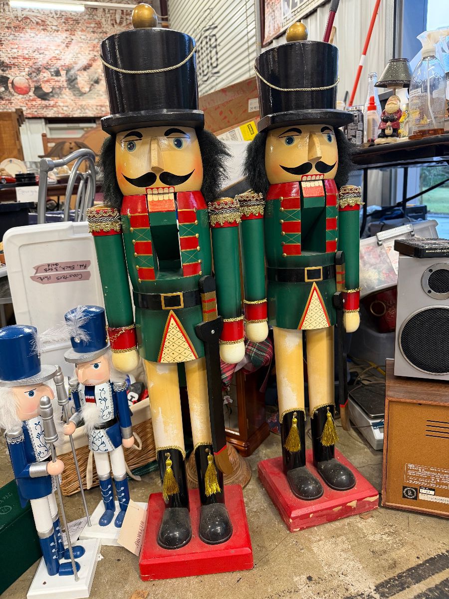 Nutcrackers 