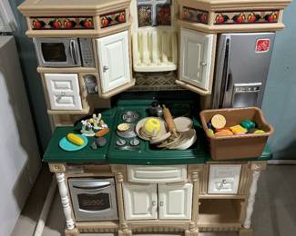 Children’s kitchen with accessories