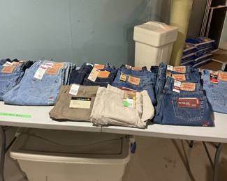 Men 505 and Levi new pants….in sizes 34/29, 33/30, 33/32