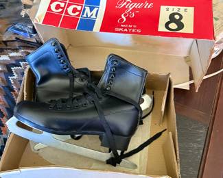 Vtg Men's Skates size 8, New Old Stock