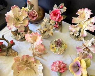 Vtg Italy Capodimonte Flowers, sooo many